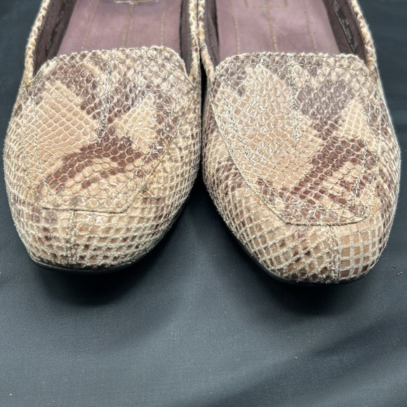 Clarks "Juliet Lora" Snakeskin Loafers Size 8 - Picture 2 of 8